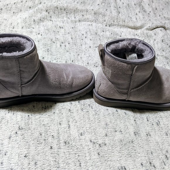 Lavender Ankle Uggs w/ Swarovski Crystals - Picture 4 of 8